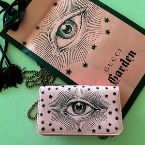 Limited Edition-“pink” collectors Authentic GUCCI Garden Eye Micro Crossbody